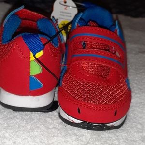 Infant athletic sneakers